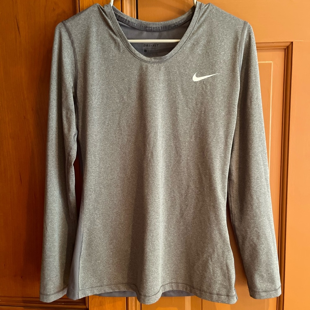NIKE Dri-FIT Grey Long-sleeve shirt